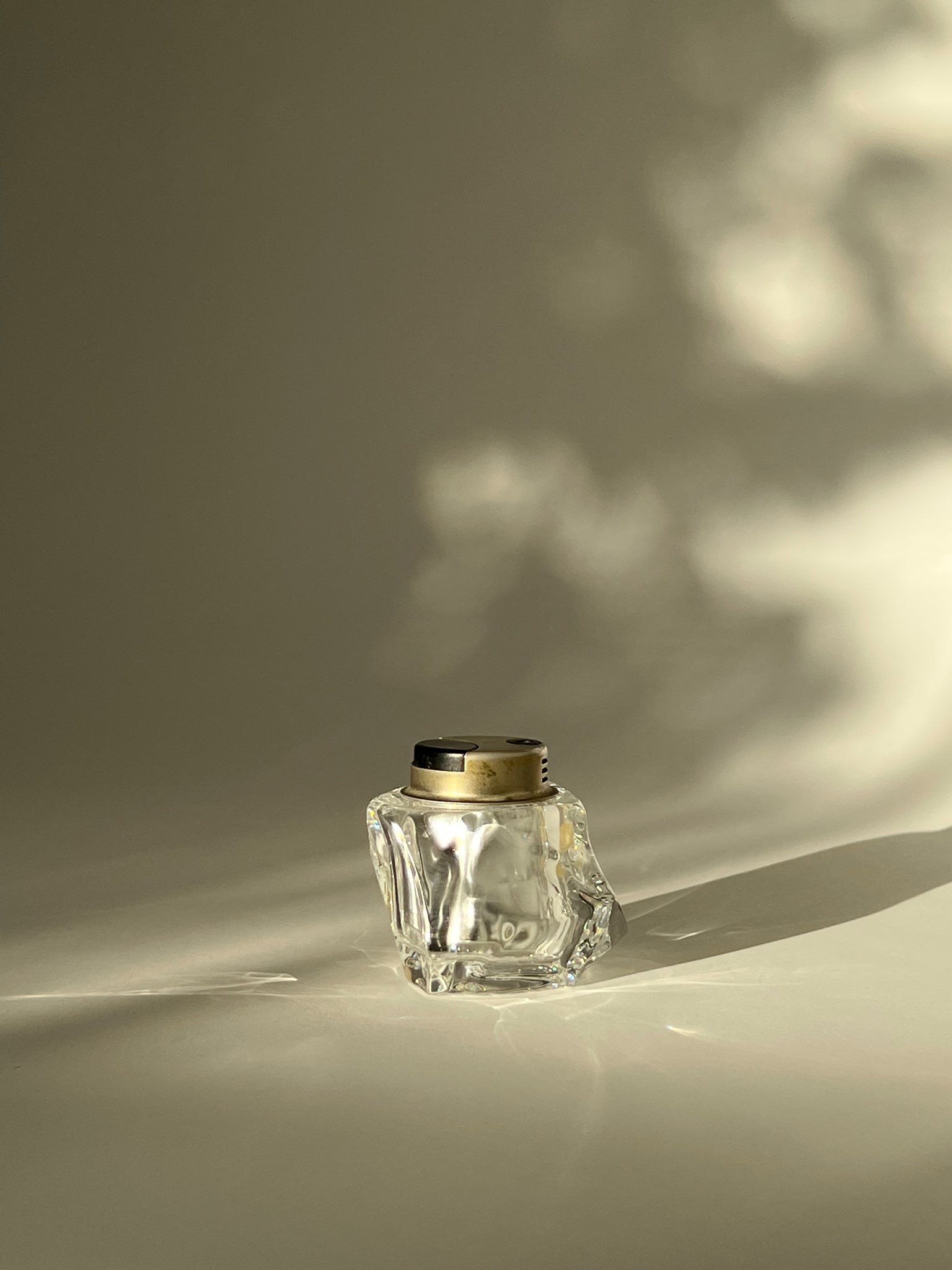 FREEFORM GLASS TABLE LIGHTER