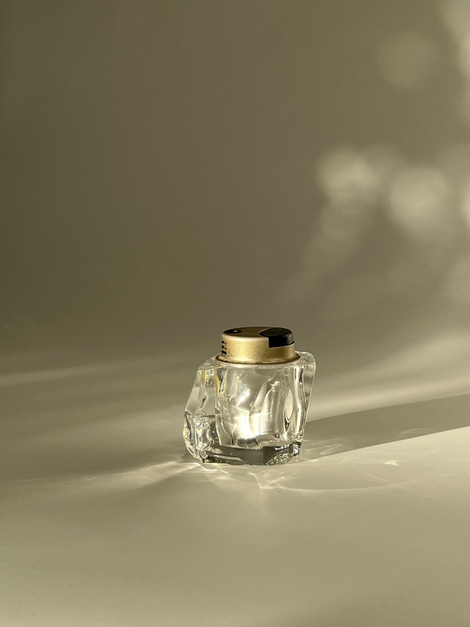 FREEFORM GLASS TABLE LIGHTER