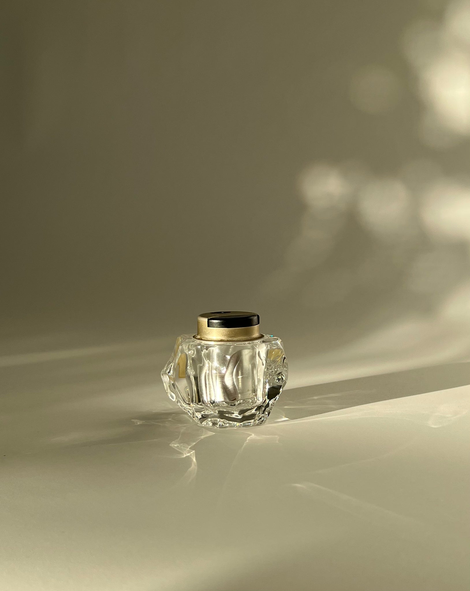 FREEFORM GLASS TABLE LIGHTER