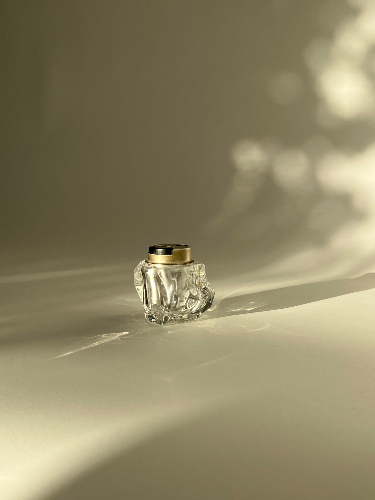 FREEFORM GLASS TABLE LIGHTER