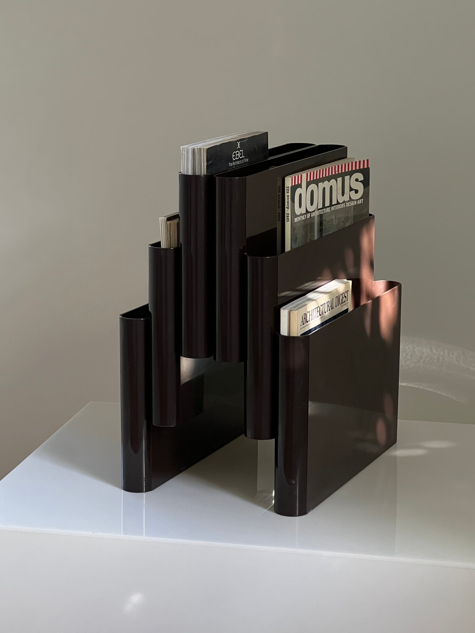 KARTELL MAGAZINE RACK BY GIOTTO STOPPINO