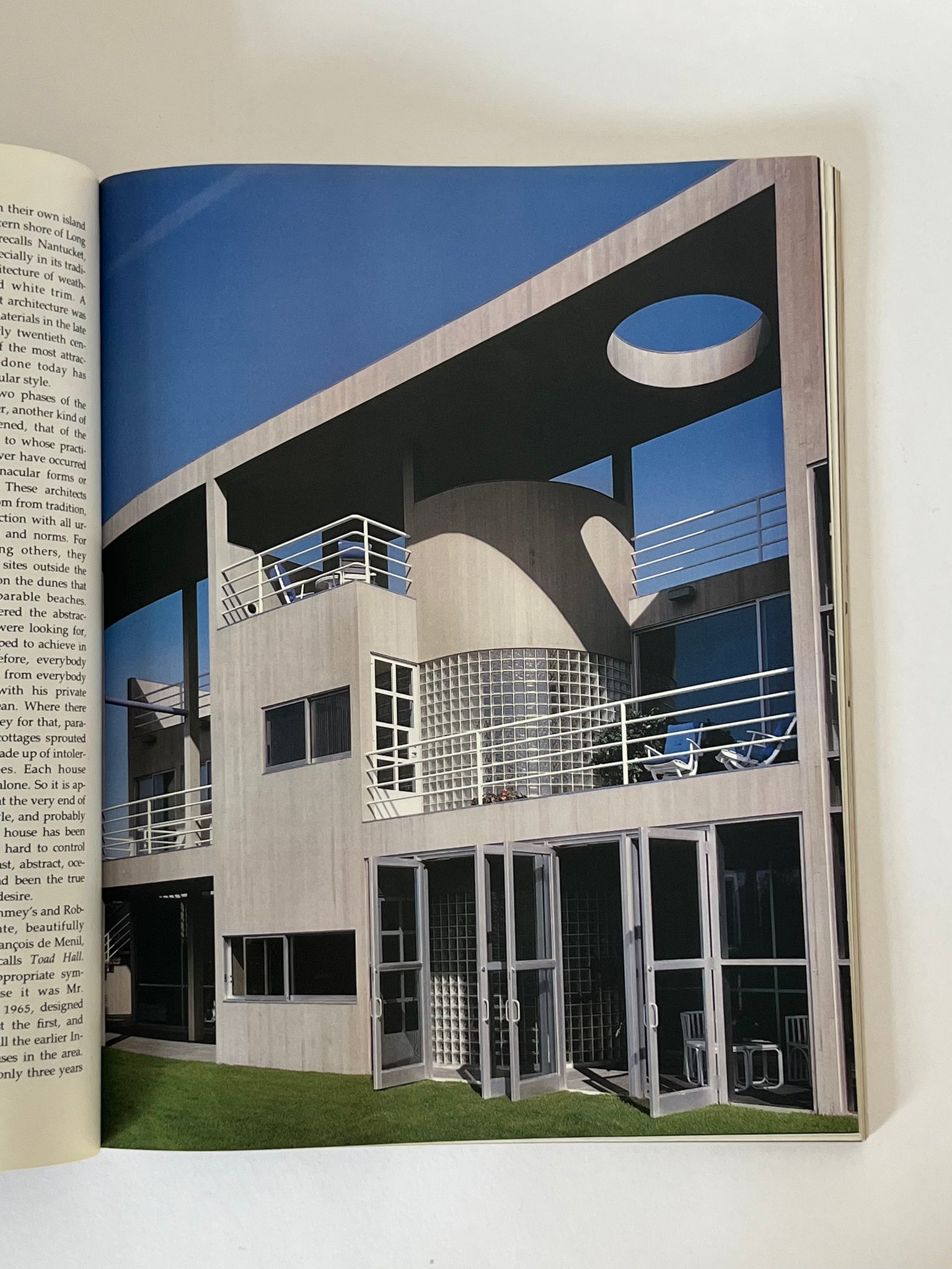 ARCHITECTURAL DIGEST DECEMBER 1983