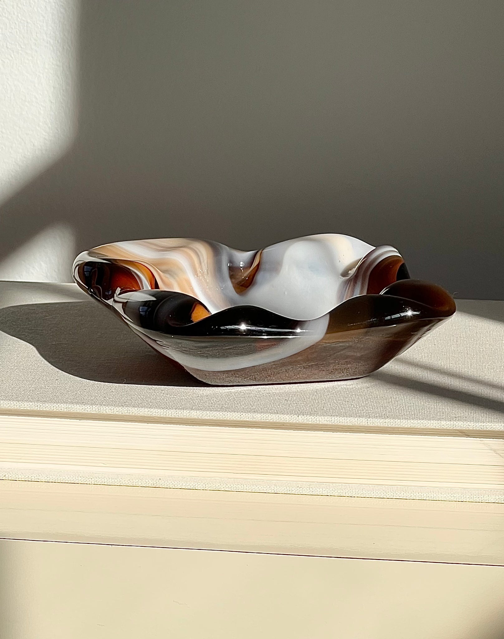 Swirl glass ashtray