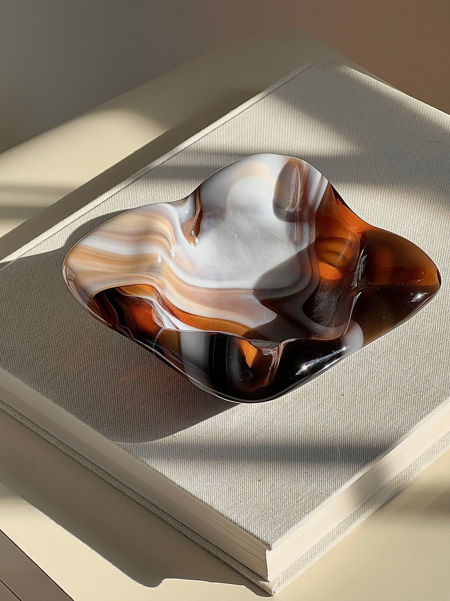 Swirl glass ashtray