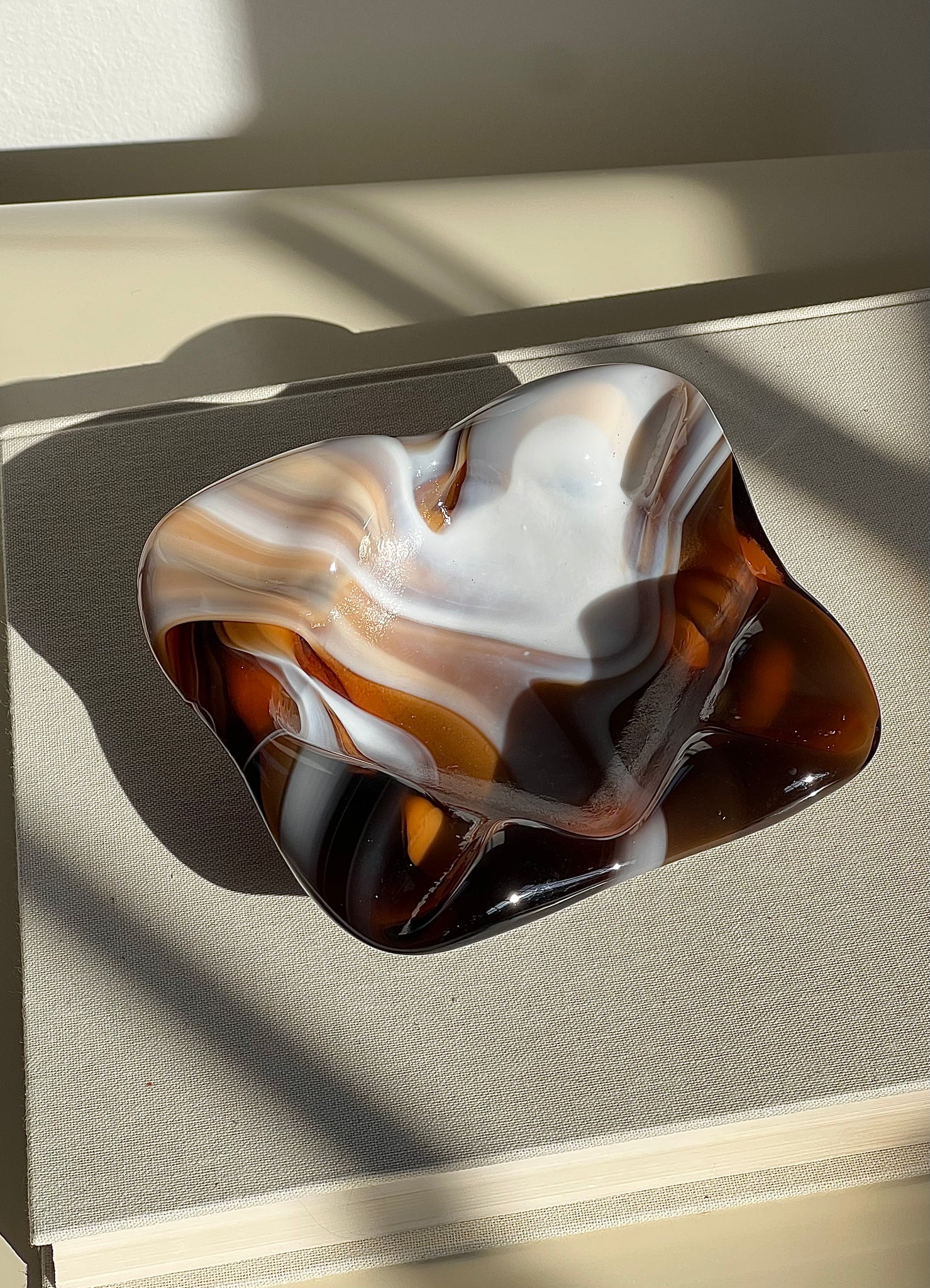Swirl glass ashtray