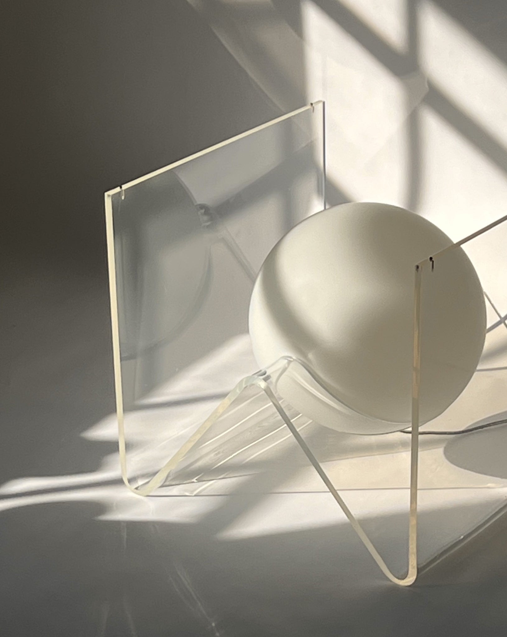 LUCITE FLOOR LAMP