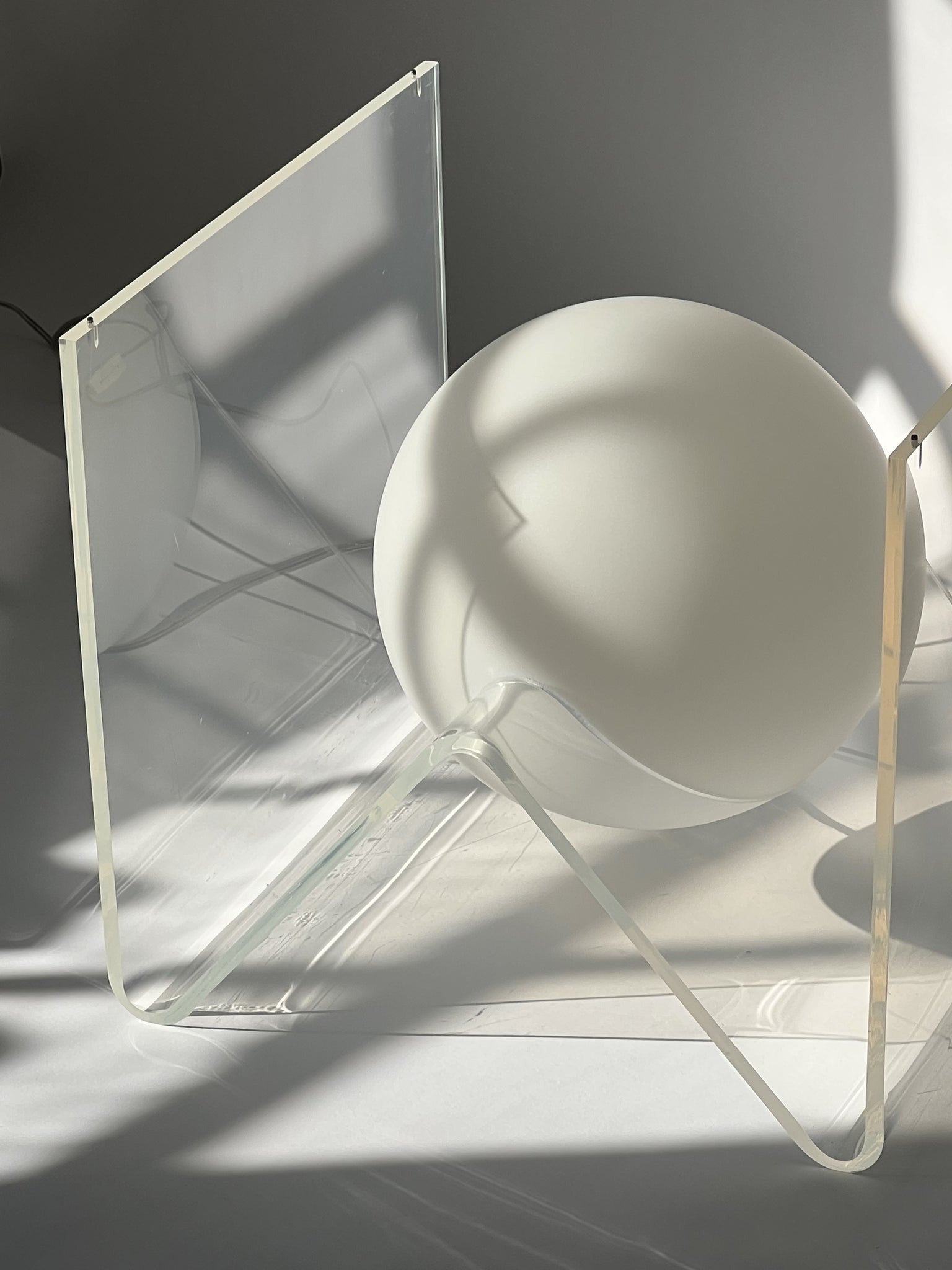 LUCITE FLOOR LAMP