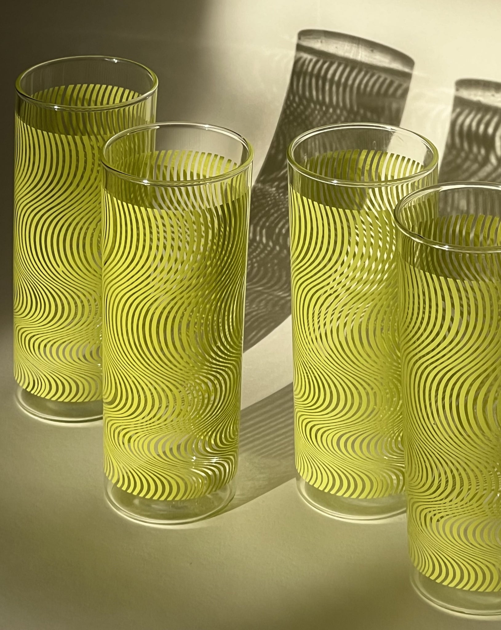 Set of 4 psychedelic glasses