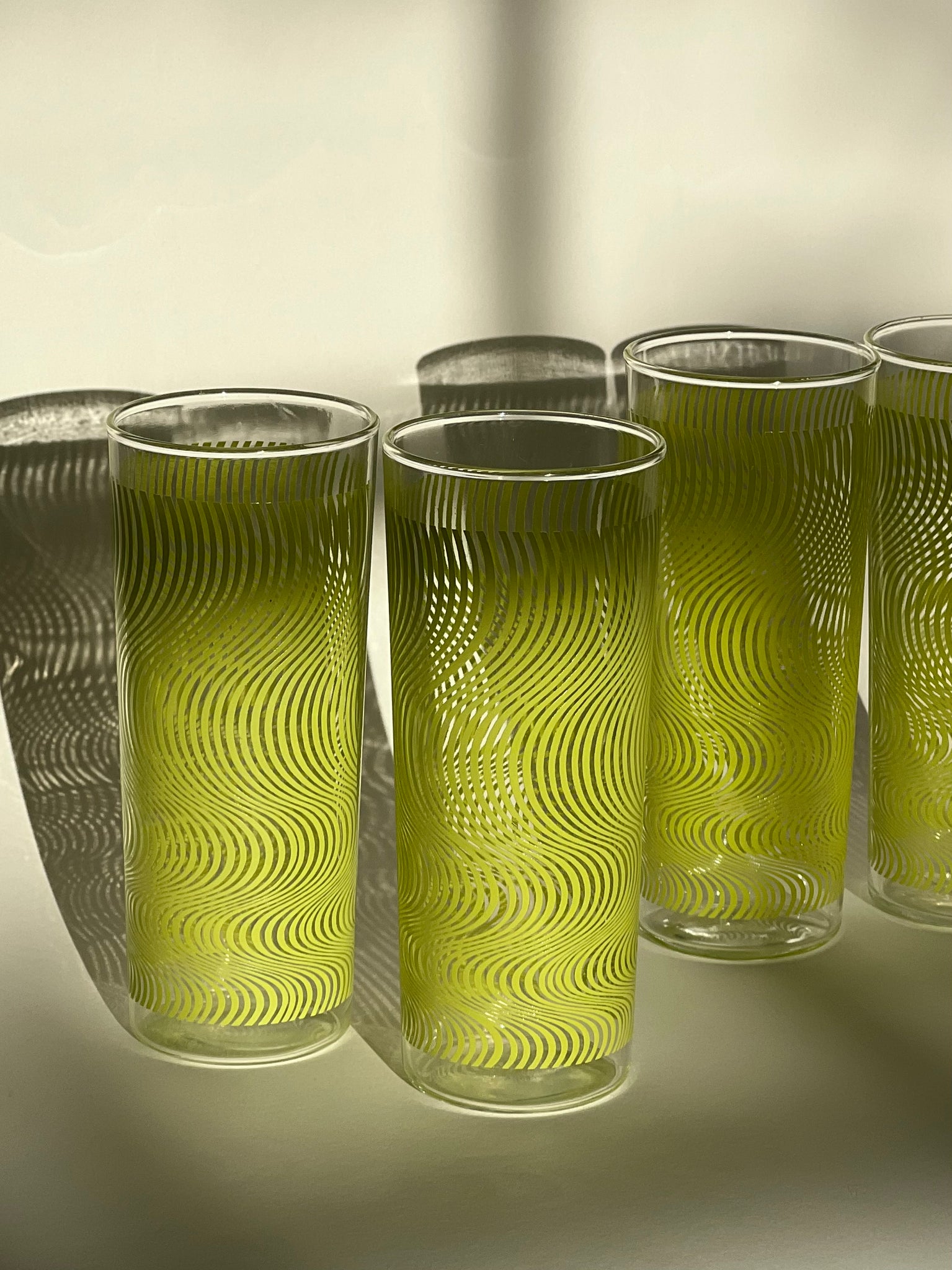 Set of 4 psychedelic glasses