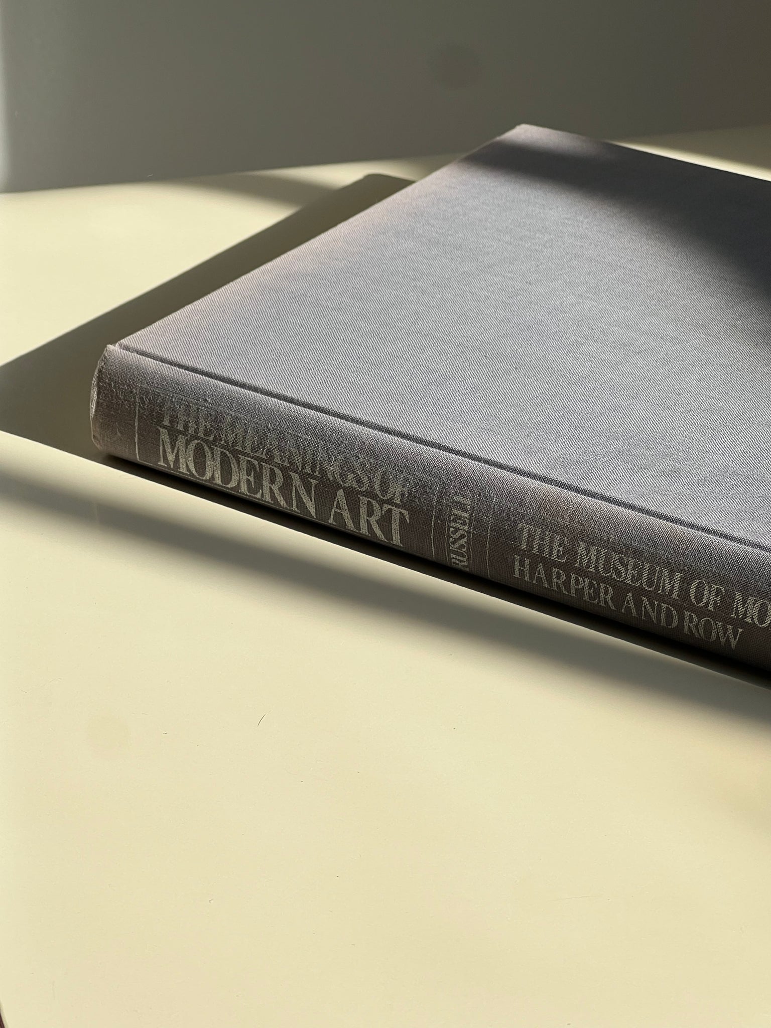 THE MEANINGS OF MODERN ART BY JOHN RUSSELL